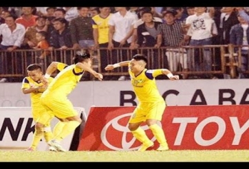 VIDEO: Màn trình diễn chói sáng của Phi Sơn trong trận gặp Than Quảng Ninh